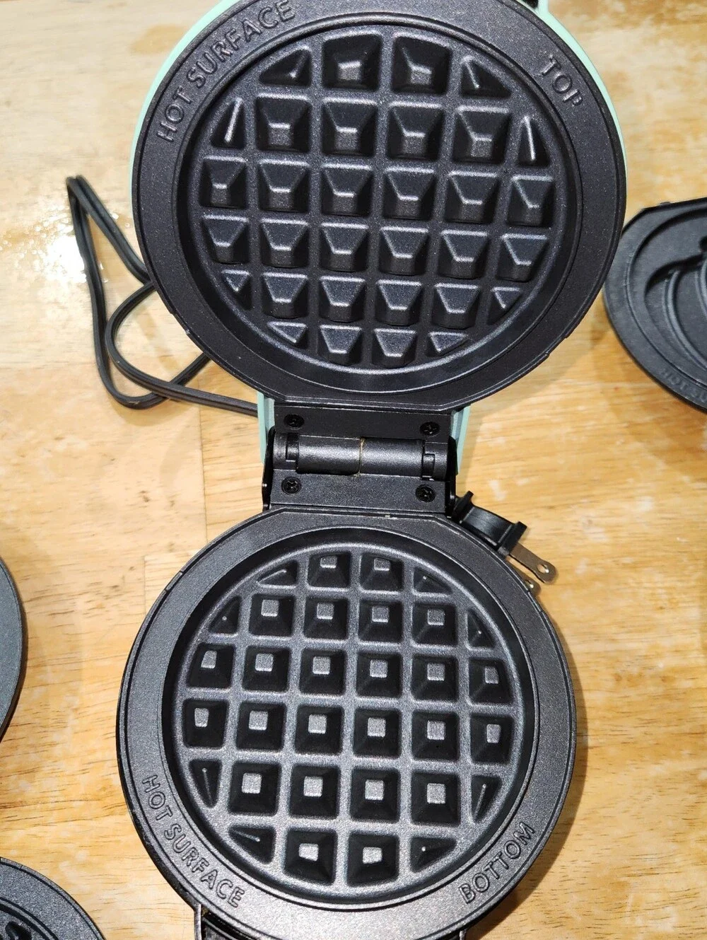 Dash Removable Plates Waffle Maker